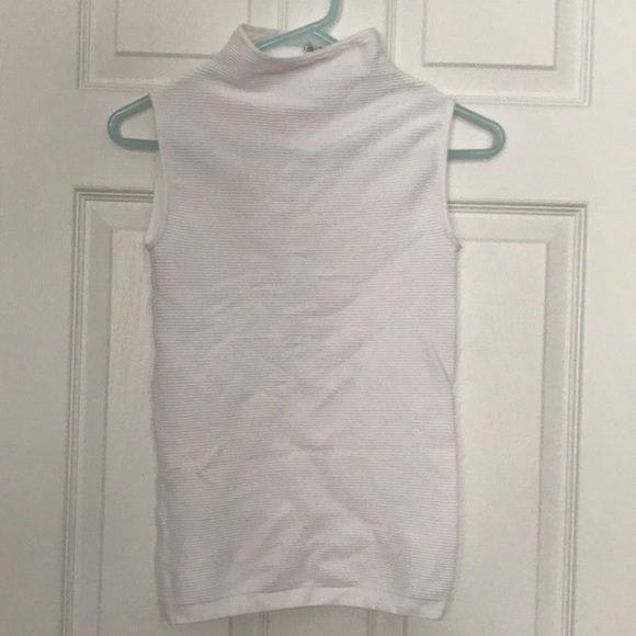 Babaton sleeveless white turtle neck shirt - Picture 1 of 6